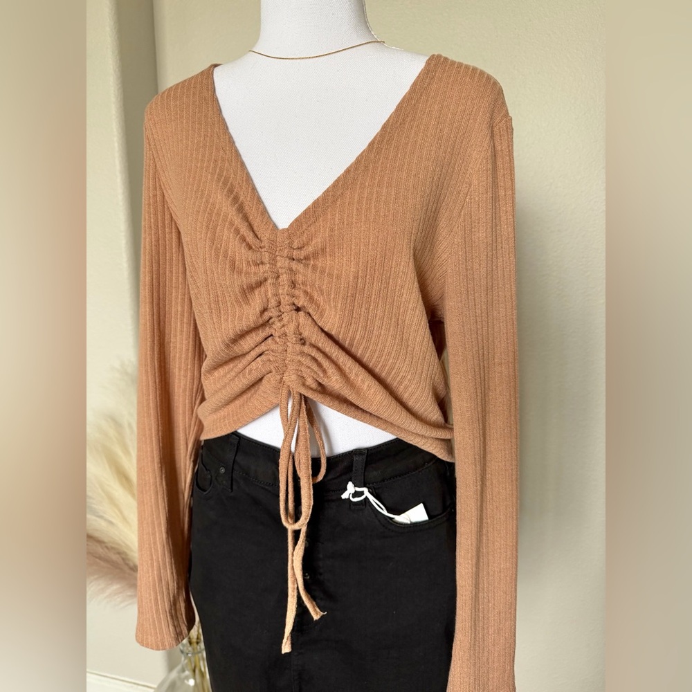 Women's Tan Ruched V-Neck Crop Top